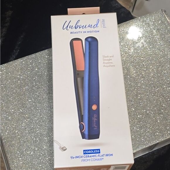 Conair Unbound Petite Cordless 3/4-Ibch Ceramic Flat Iron - Picture 9 of 9